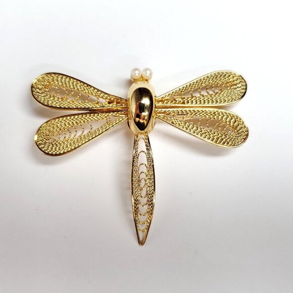 Vintage Avon Filigree Dragonfly Brooch Goldtone Faux Pearls Flying Insect Bug - Picture 1 of 4
